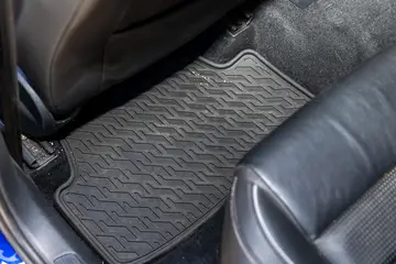Vehicle image 76