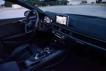 Vehicle image 106