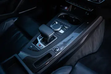 Vehicle image 117