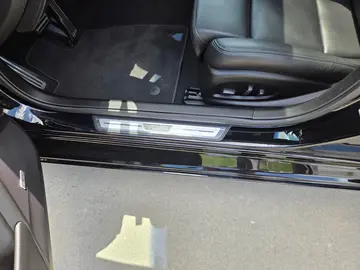 Vehicle image 73