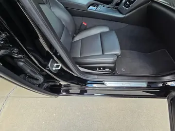 Vehicle image 74