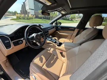 Vehicle image 60