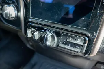 Vehicle image 60