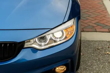 Vehicle image 30