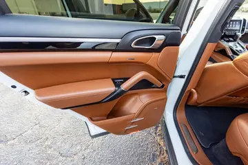 Vehicle image 75