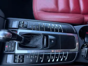 Vehicle image 90