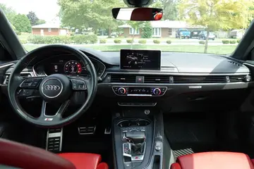 Vehicle image 28
