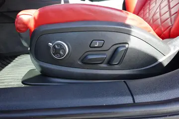 Vehicle image 34