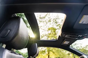 Vehicle image 81