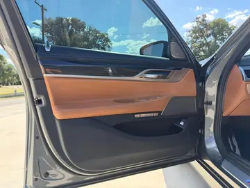Vehicle image 100