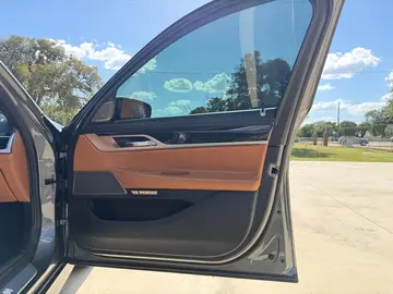 Vehicle image 101