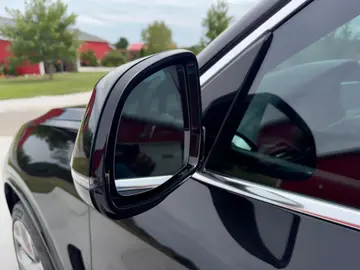 Vehicle image 34