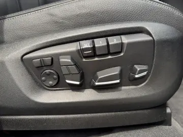 Vehicle image 73