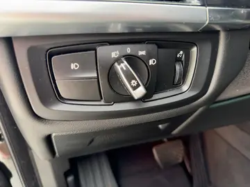 Vehicle image 93