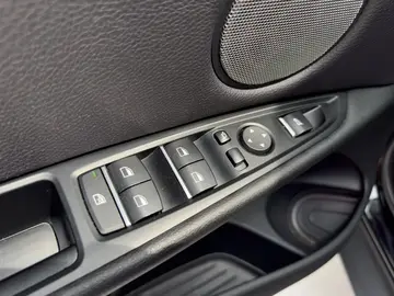 Vehicle image 137
