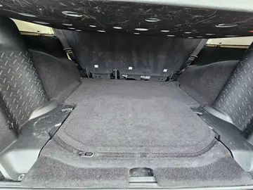 Vehicle image 81