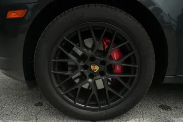 Vehicle image 32
