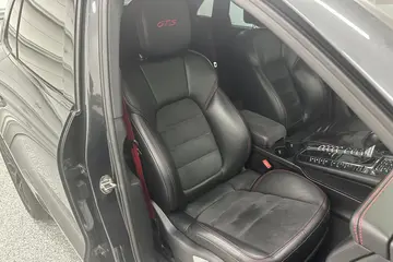 Vehicle image 38