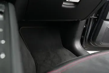 Vehicle image 76